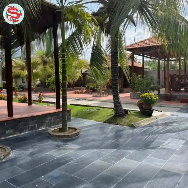 Đá xanh Thanh Hóa lát sân resort, kích thước 30x60x2cm, Đá có độ bền cứng cáp vô thời hạn và màu xanh rêu bắt mắt