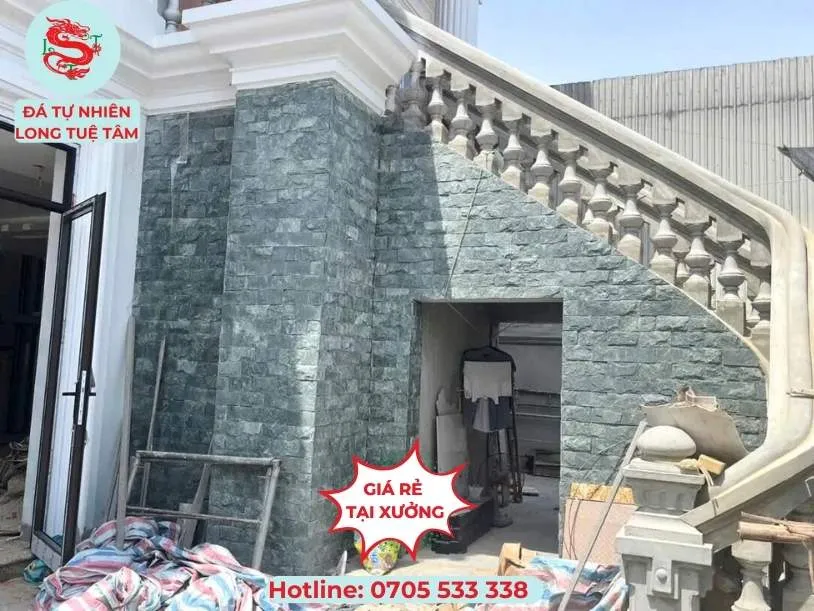 Mẫu đá ốp tường mặt tiền với đá bóc xanh 10x20