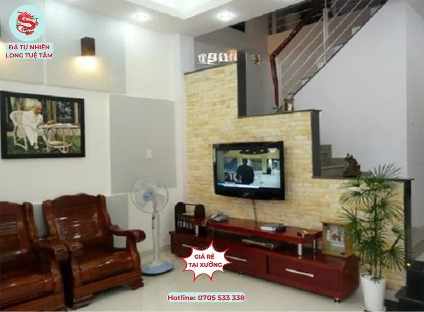 Giá đá ốp tường phòng khách