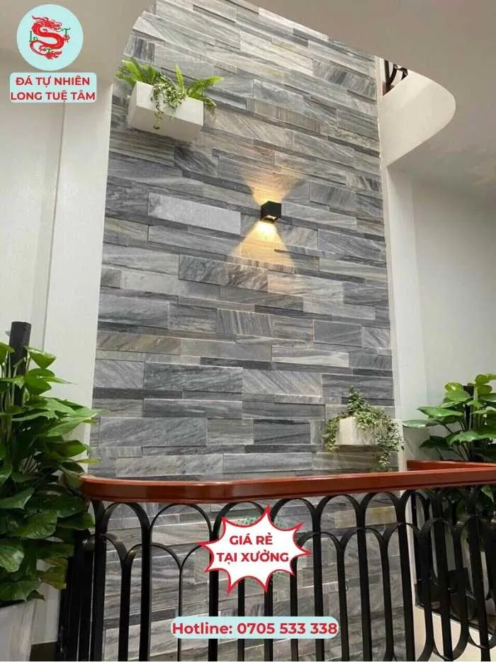 Đá ốp tường giếng trời với đá sọc dưa
